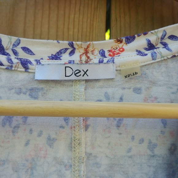 CLEARANCE XS Dex Floral Tee - Picture 4 of 4